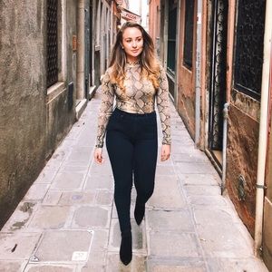 Meet your Posher, Giselle